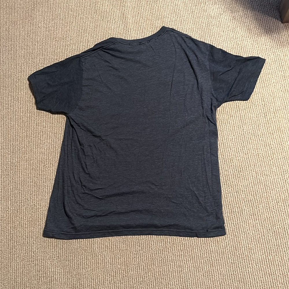 Jurassic Park Universal Studios Tee - Picture 3 of 4
